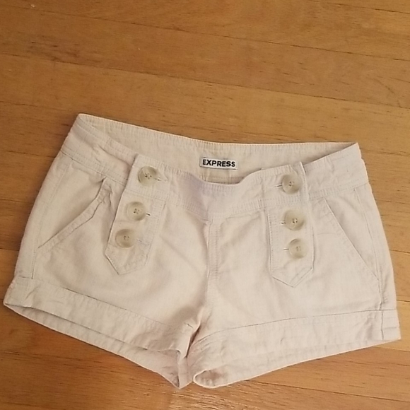 Express Shorts - Picture 3 of 5